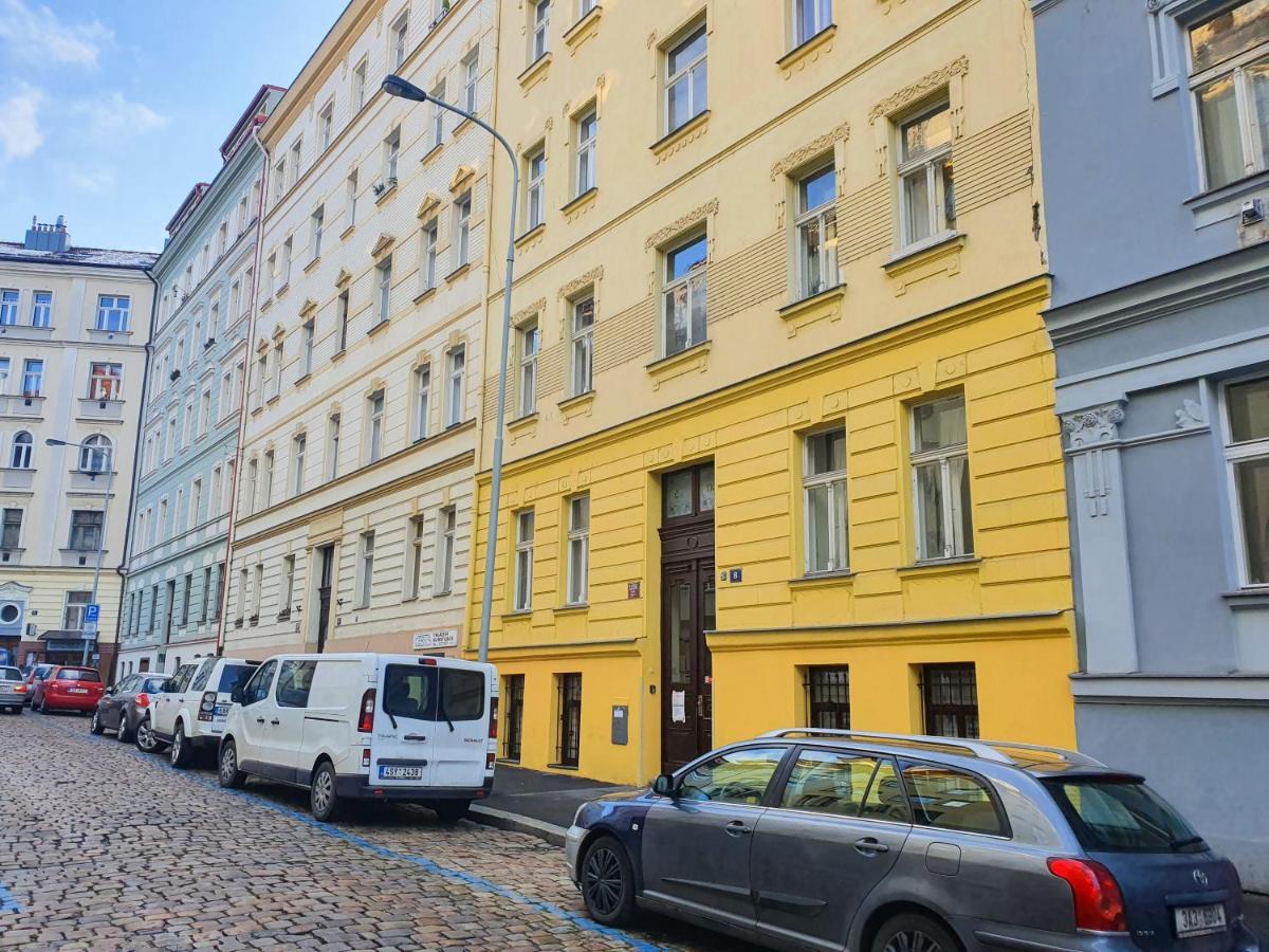 Apartment In The Center Of Прага Екстериор снимка