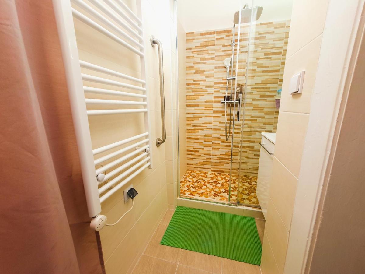 Apartment In The Center Of Прага Екстериор снимка