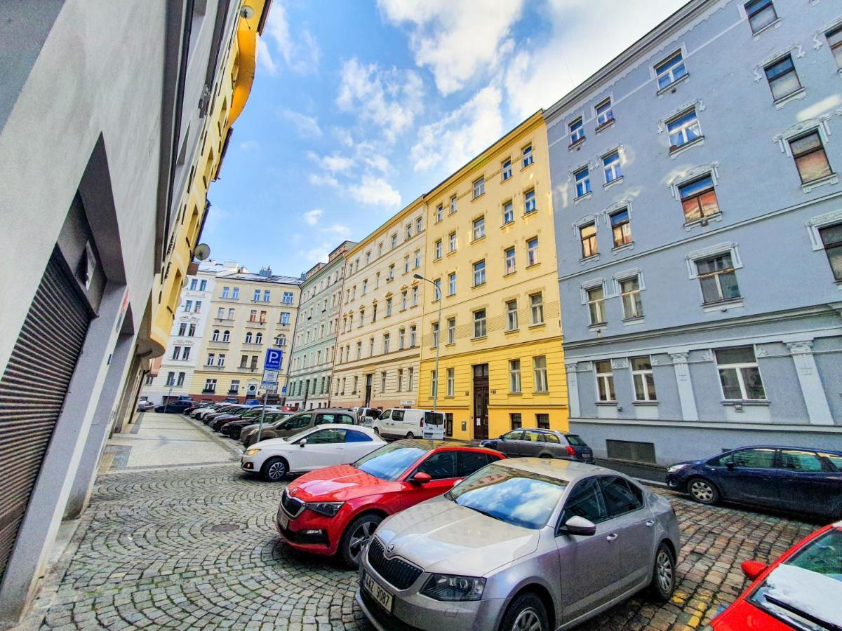 Apartment In The Center Of Прага Екстериор снимка