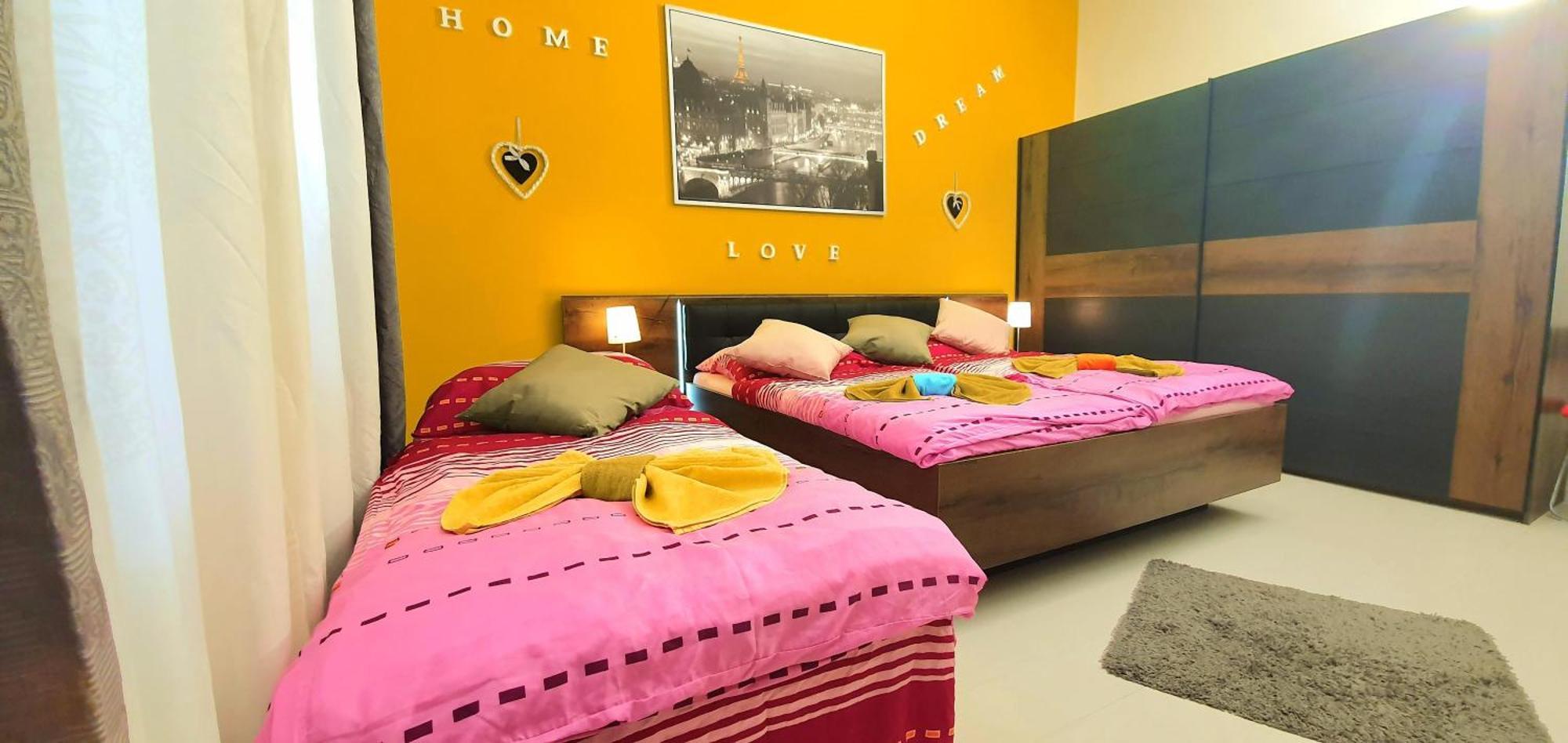 Apartment In The Center Of Прага Екстериор снимка