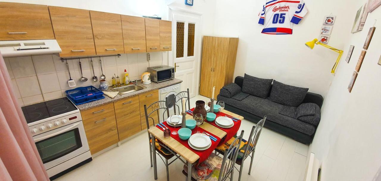 Apartment In The Center Of Прага Екстериор снимка